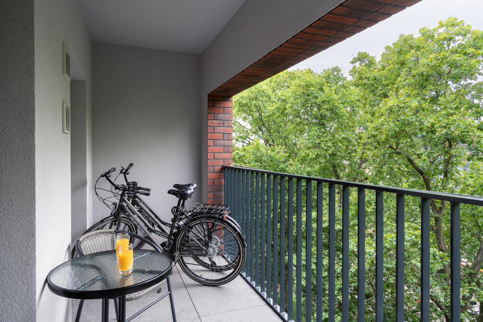 Apartwro 4th-city Square Railway Station Balcony, Garage, Bicycles Apartment *
